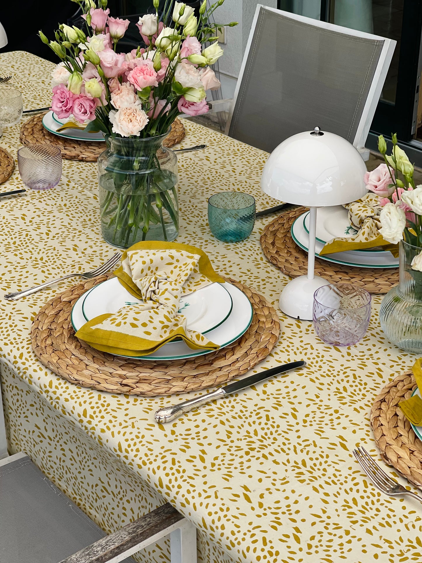 Dots forever senfgelb Tischdecke